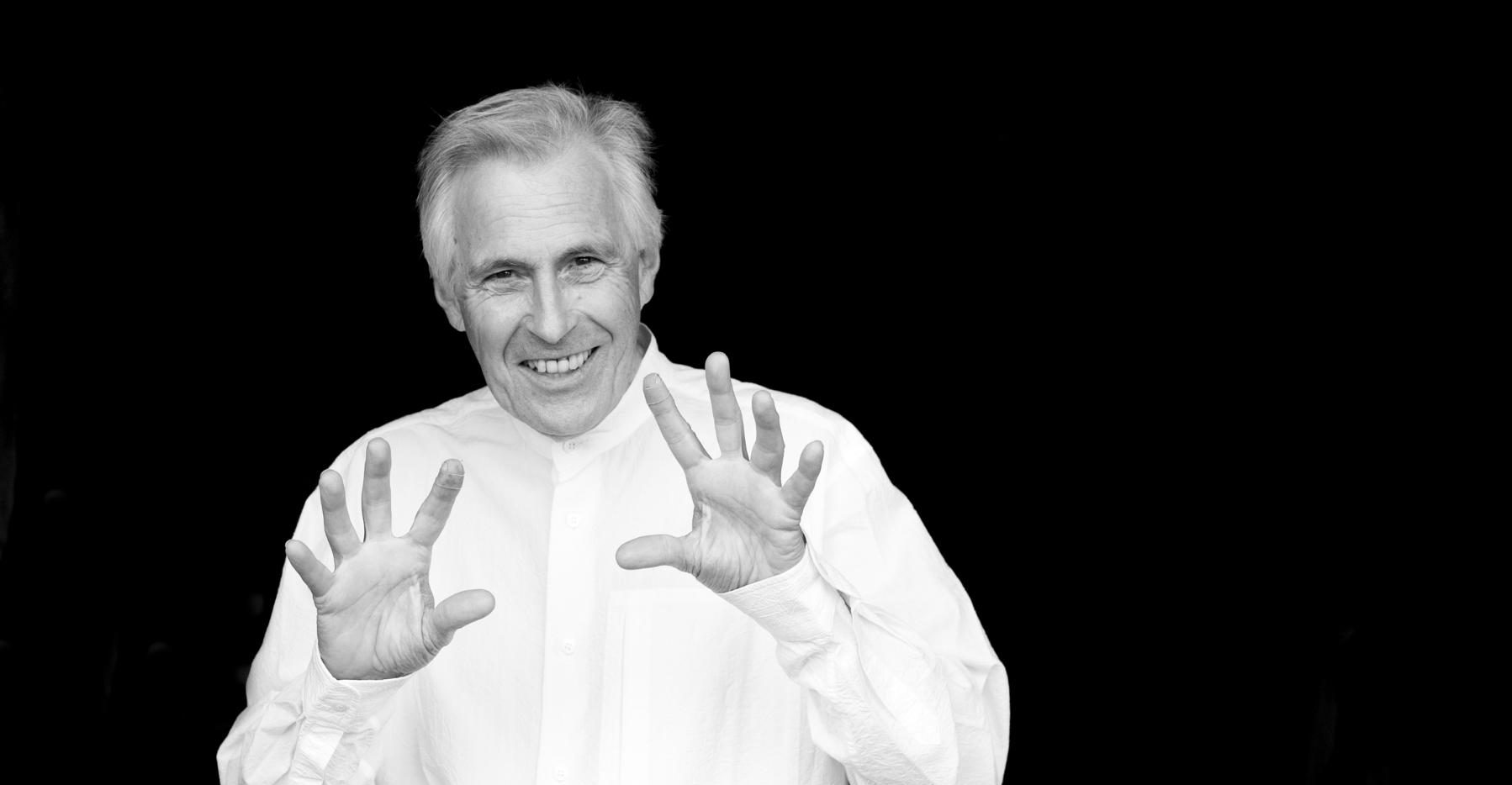 Christian Zacharias with the Frankfurt Museum Orchestra